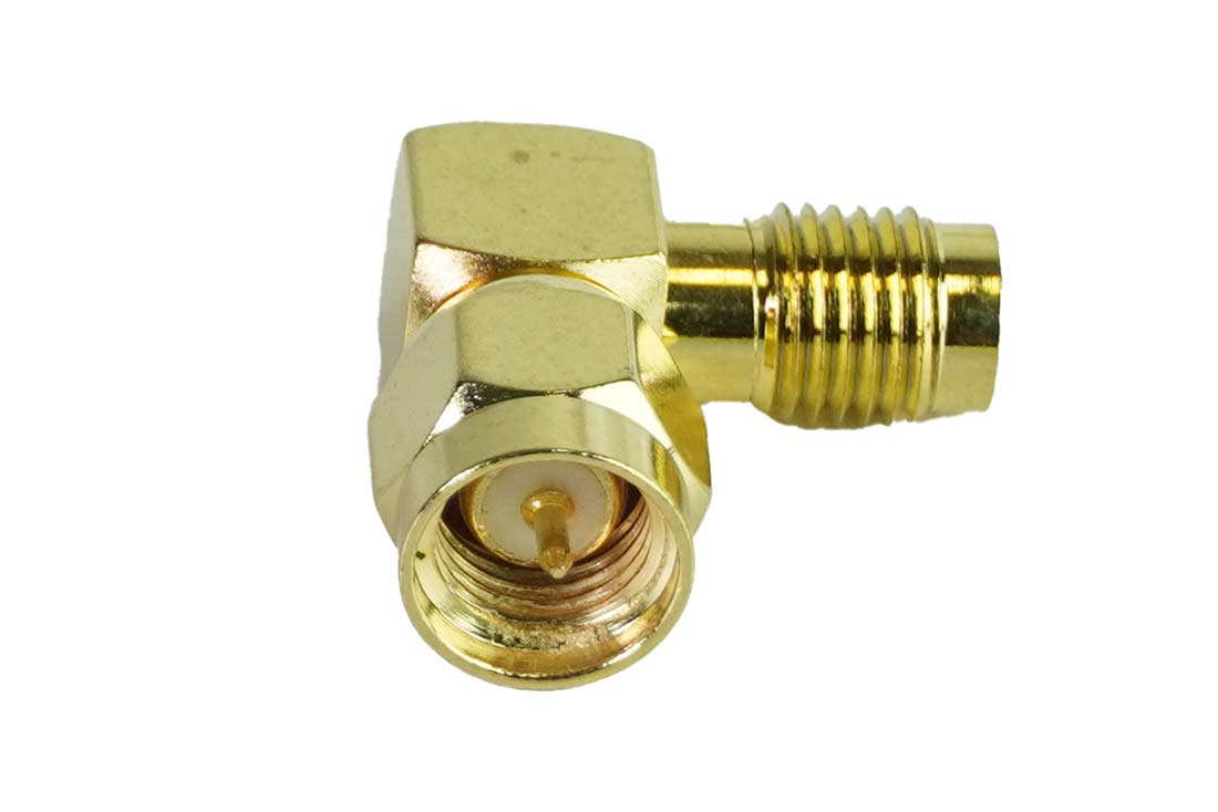 מעביר משקע SMA לתקע SMA זווית