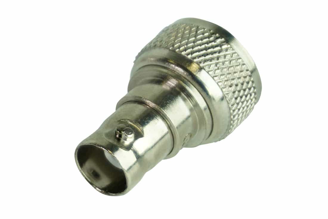 מעביר משקע BNC לתקע UHF