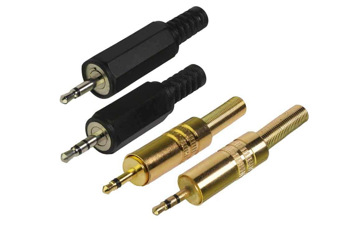 תקע AUX 2.5mm